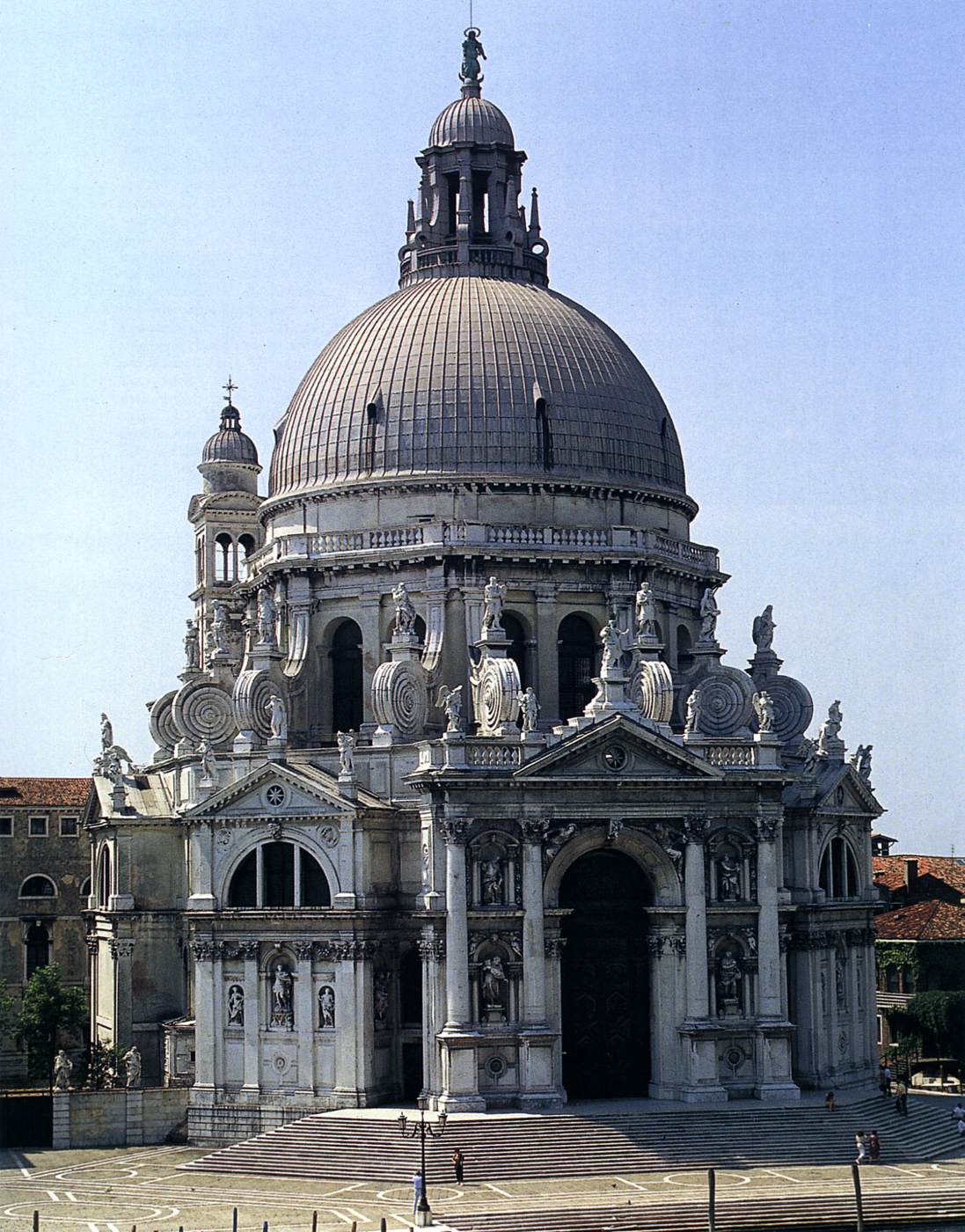 Santa Maria della Salute: Façade by